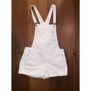 NWOT White Denim Overall Shorts 💟